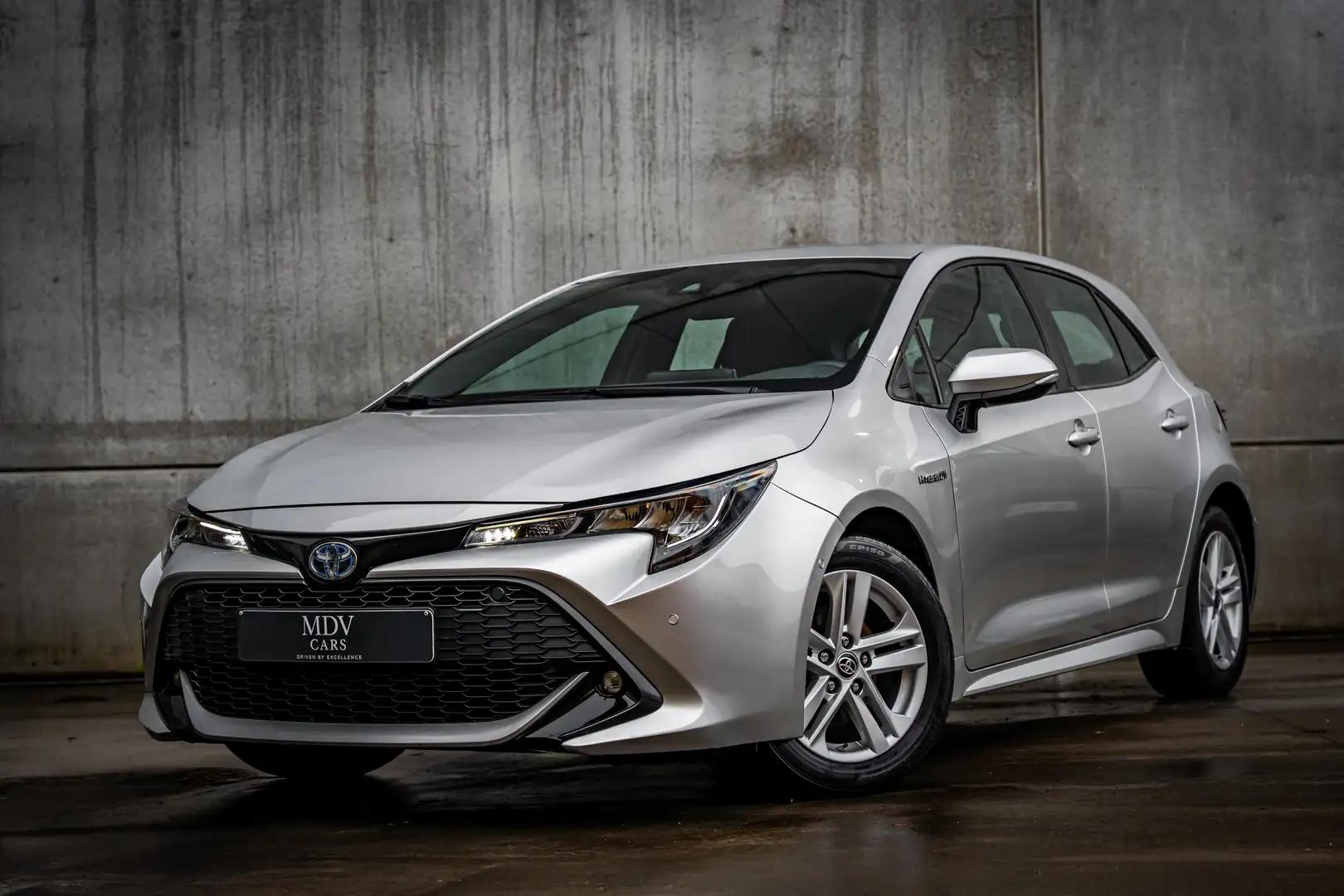 Toyota Corolla TOYOTA COROLLA Corolla 122h Dynamic Grau - 1