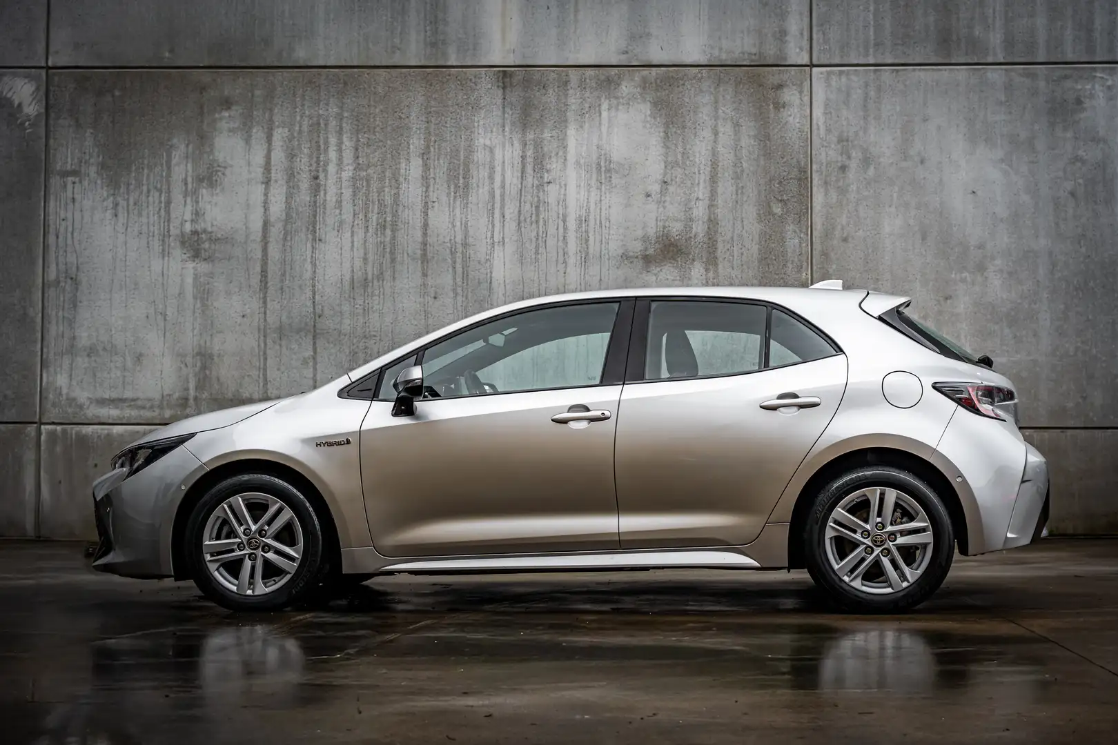 Toyota Corolla TOYOTA COROLLA Corolla 122h Dynamic Grau - 2