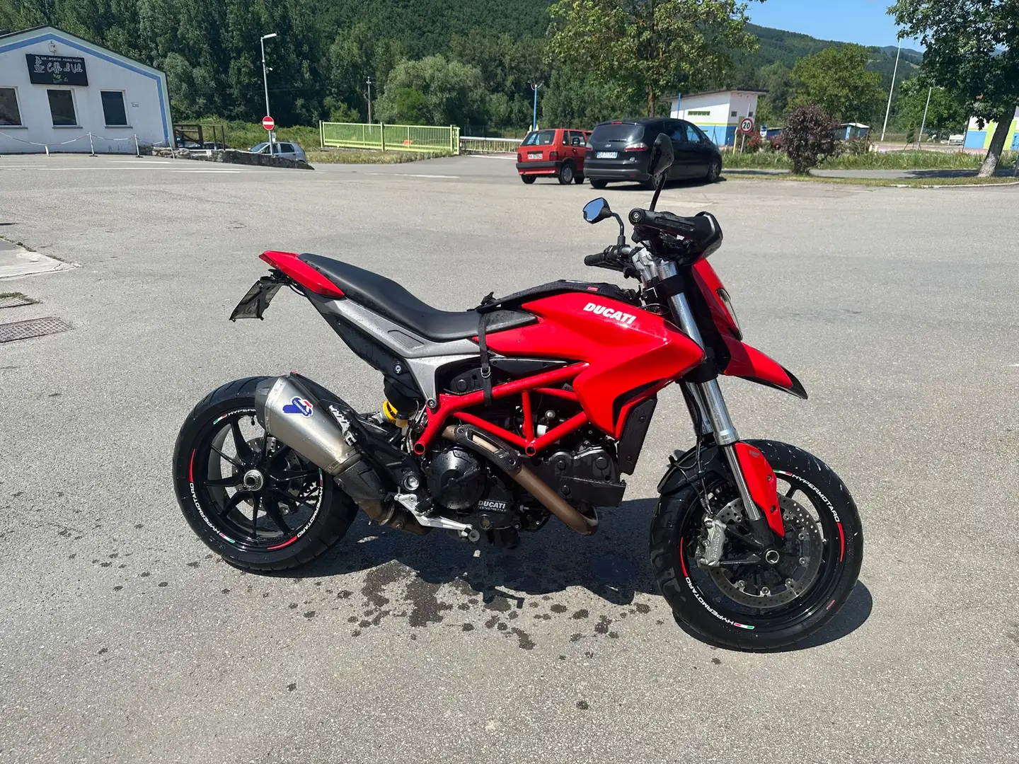 Ducati Hypermotard 821 Czerwony - 2