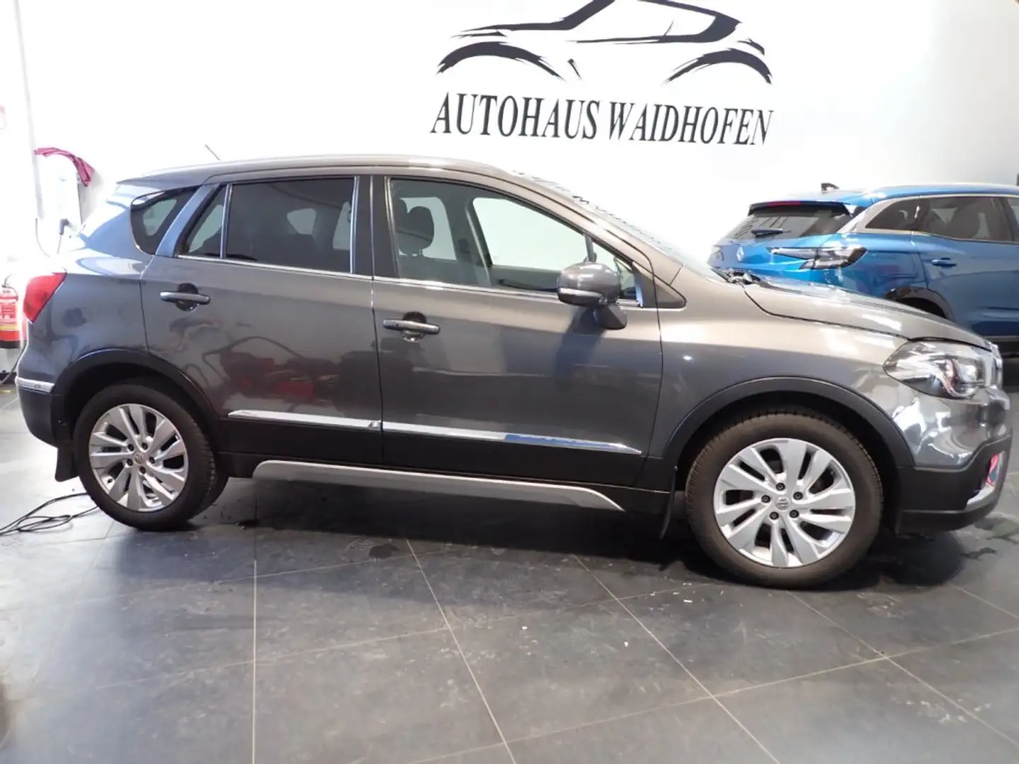 Suzuki Across SX4 S-Cross 1,0 DITC shine Grau - 2