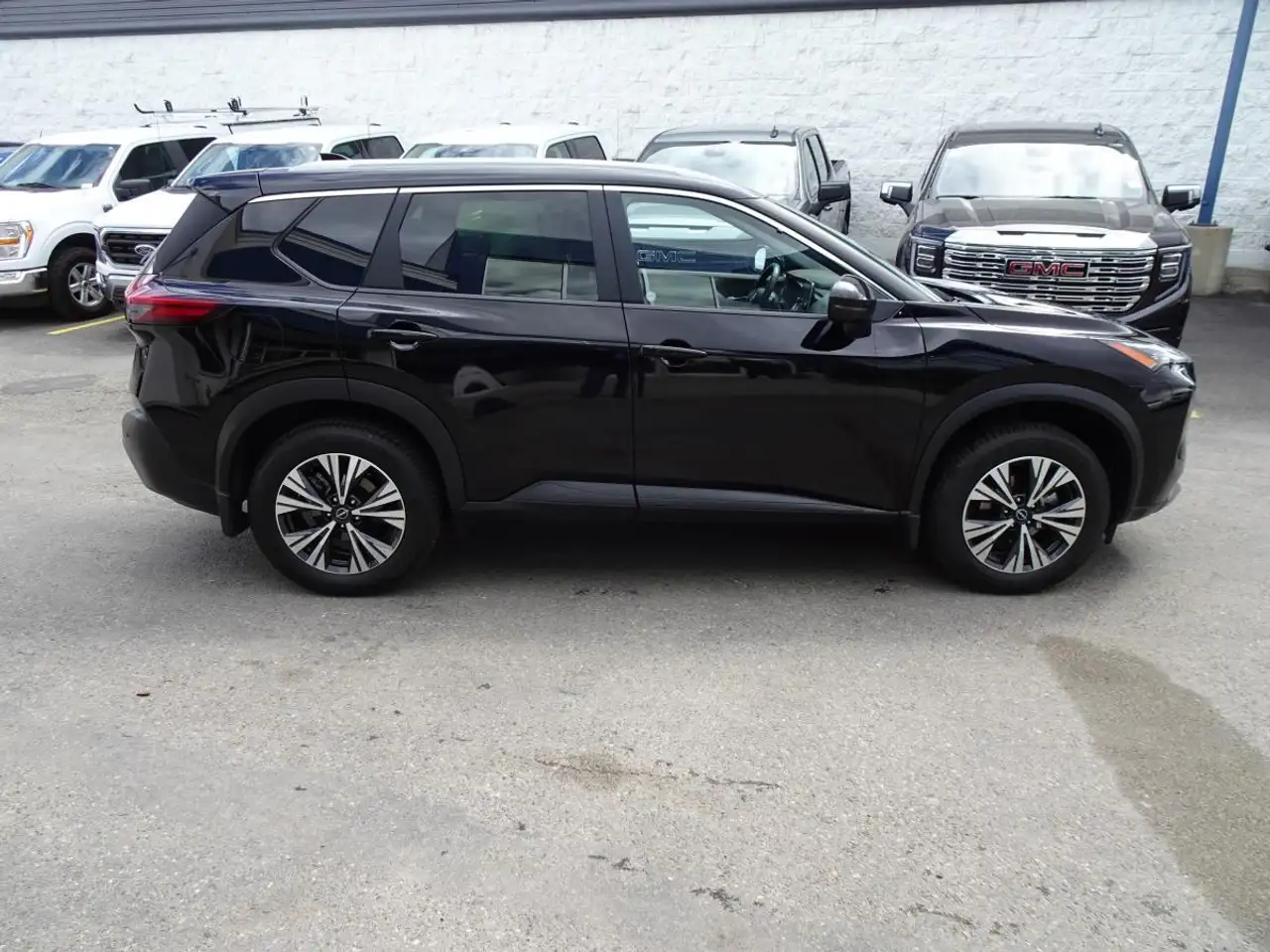 Nissan Rogue снимка Nissan Rogue