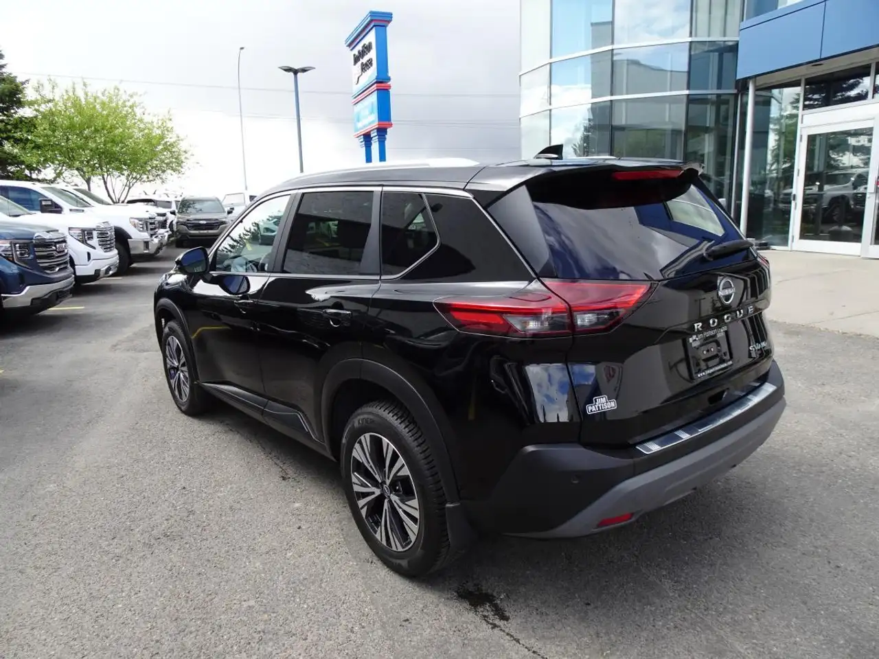 Nissan Rogue снимка Nissan Rogue