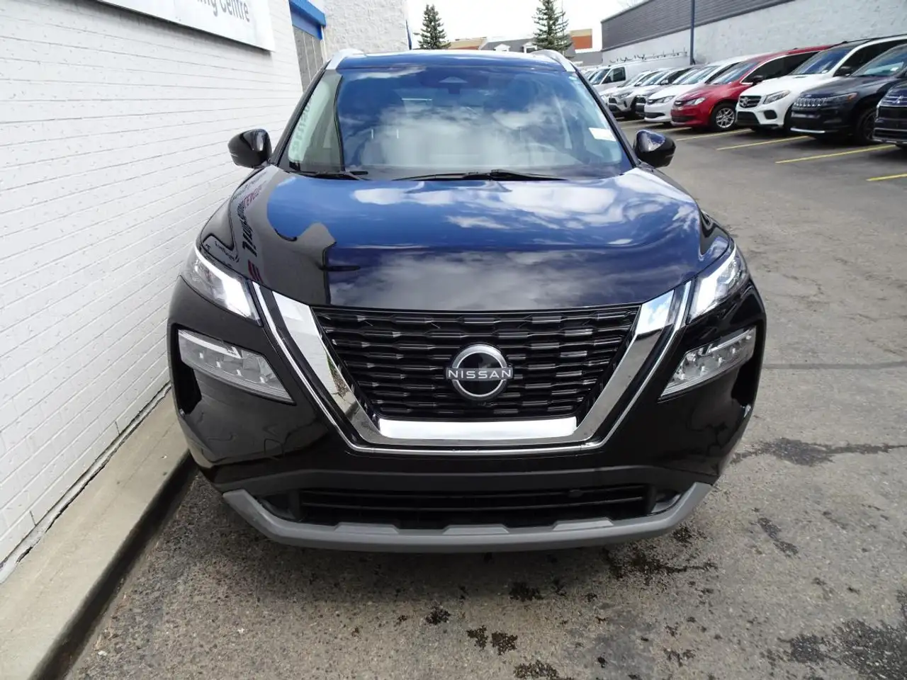 Nissan Rogue снимка Nissan Rogue