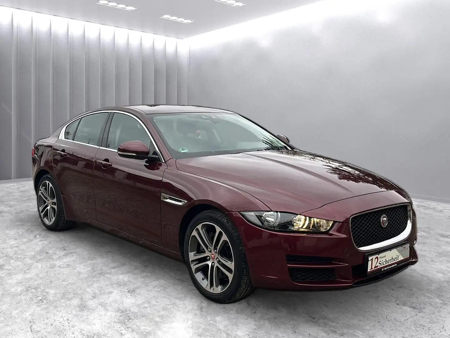 Jaguar XE Prestige *2.Hand/Navi/Spur/8-fach* Rood - 1