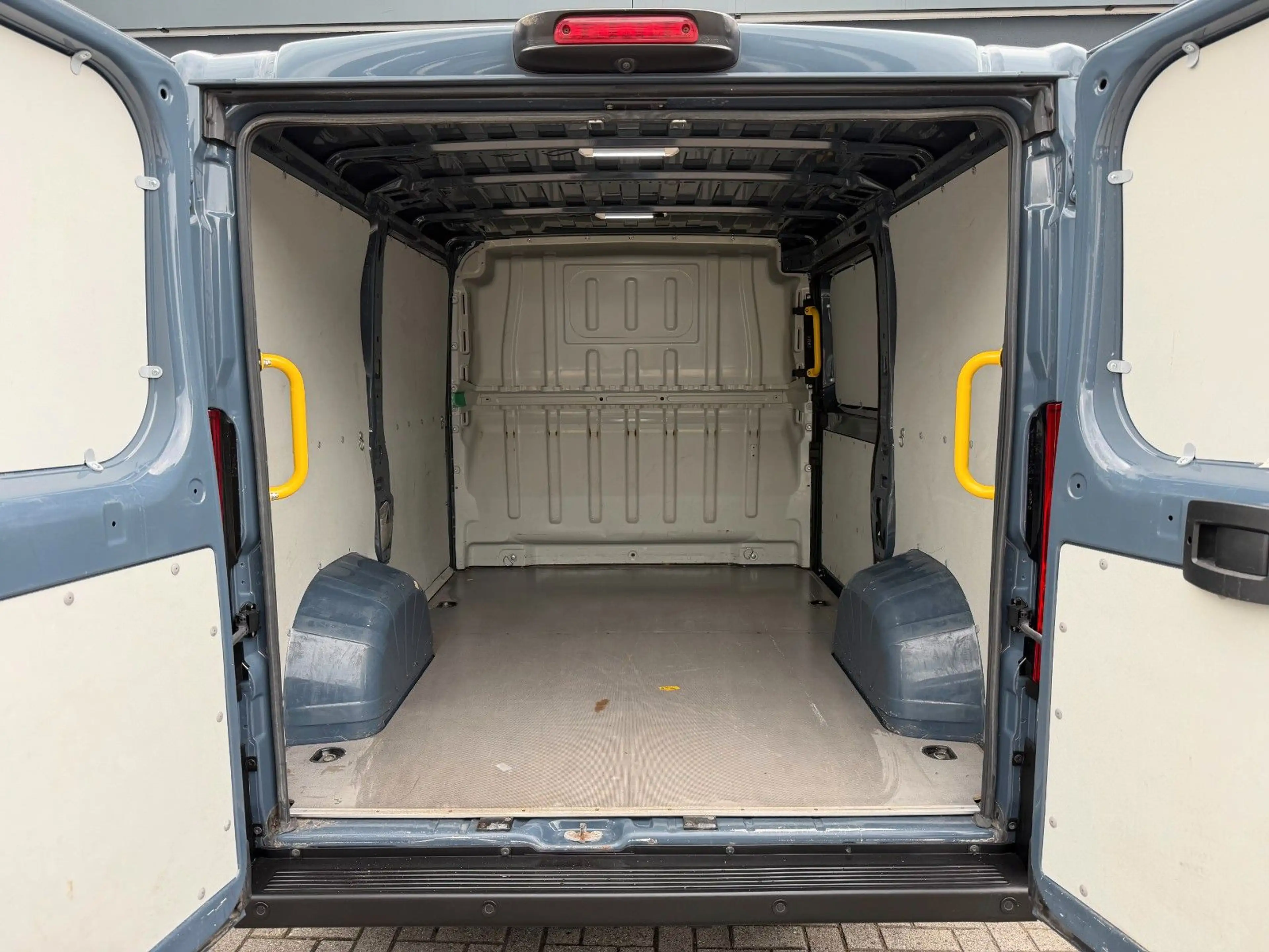 Peugeot Boxer Kasten 328 2.2BlueHDi 120 Pro*TÜV&Insp.NEU — photo 8