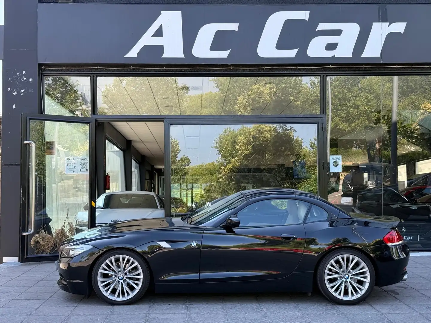 BMW Z4 sDrive18iA Negro - 1