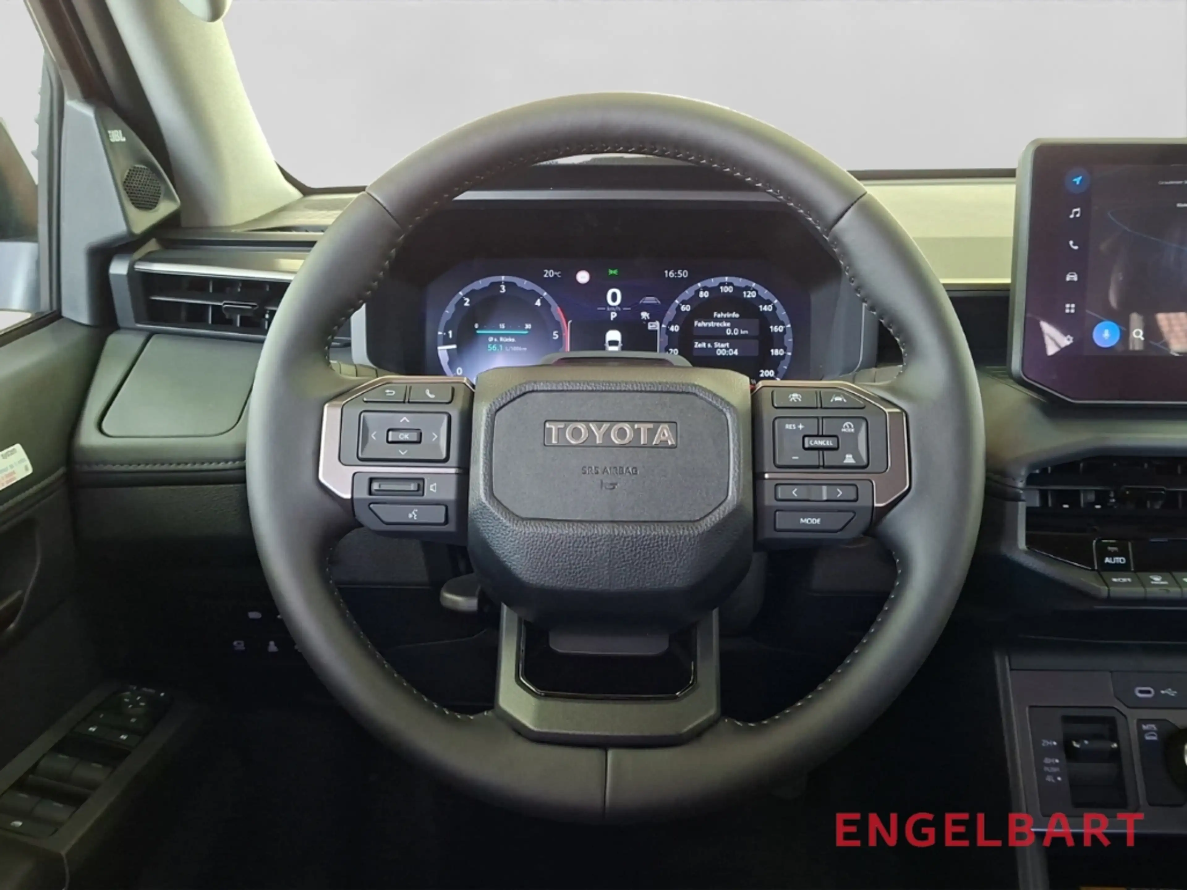 Toyota Hilux 2.8D Mild Hybrid Double Cab Invincible — photo 8
