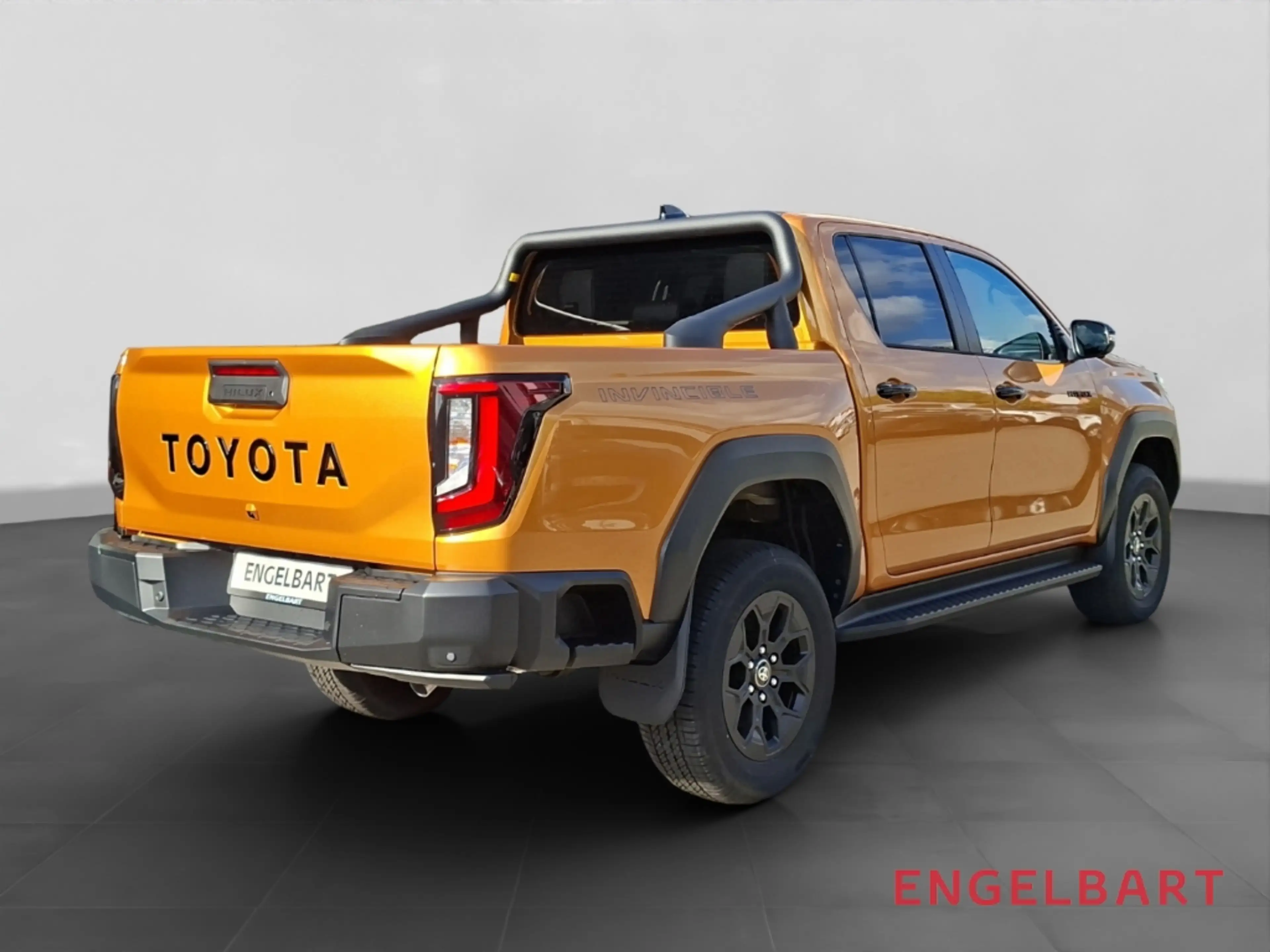 Toyota Hilux 2.8D Mild Hybrid Double Cab Invincible — photo 4
