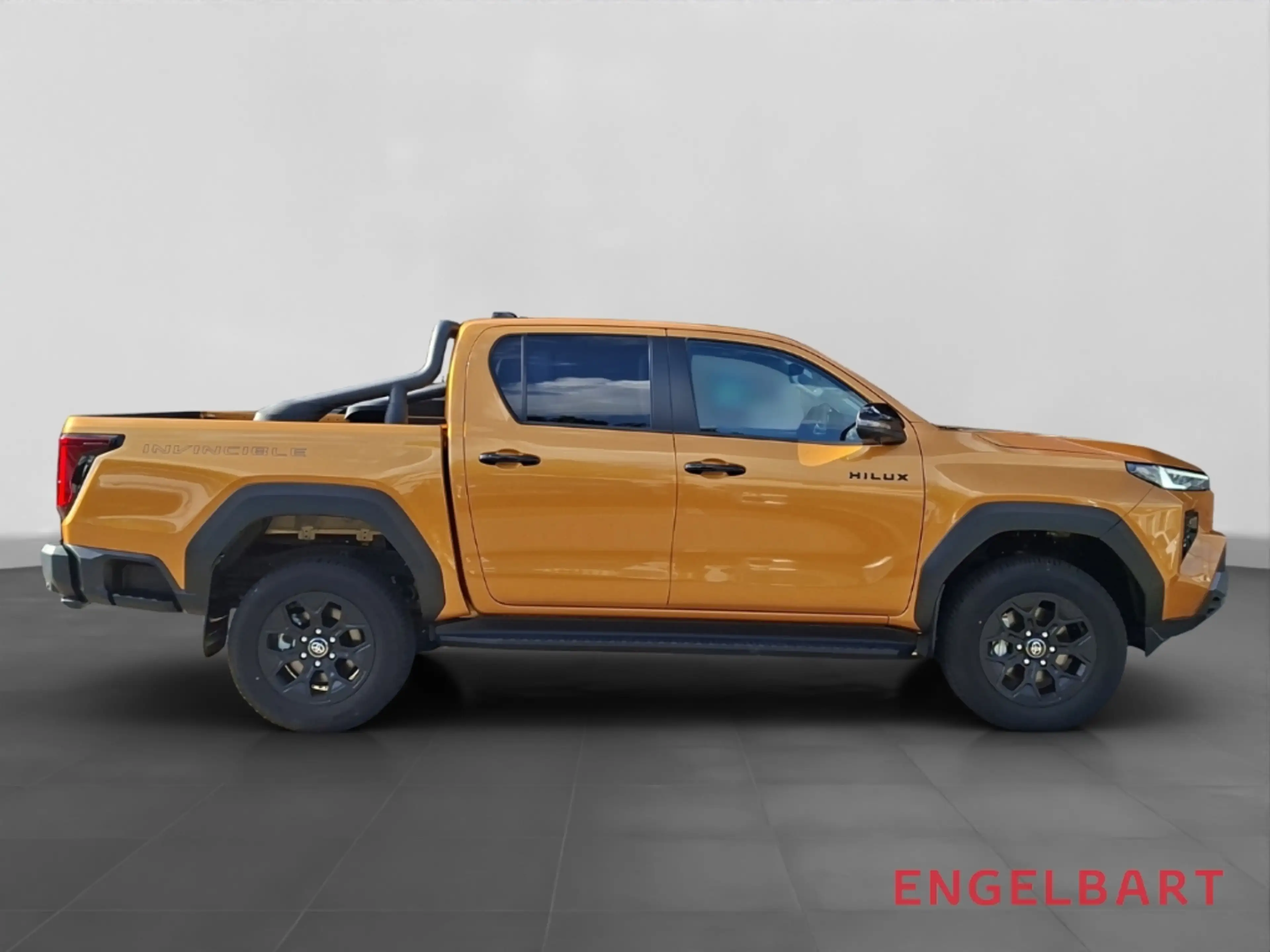 Toyota Hilux 2.8D Mild Hybrid Double Cab Invincible — photo 5