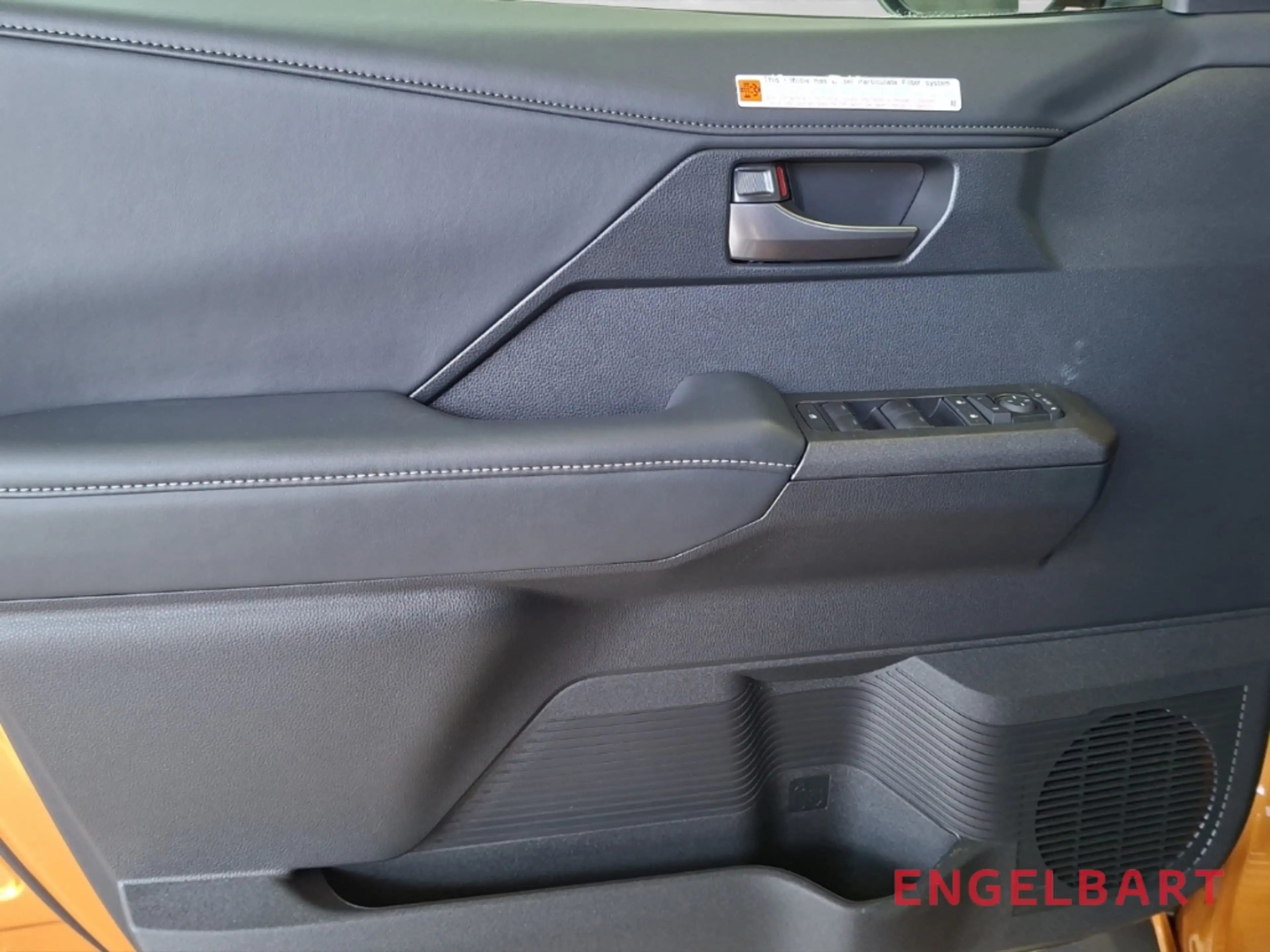 Toyota Hilux 2.8D Mild Hybrid Double Cab Invincible — photo 10