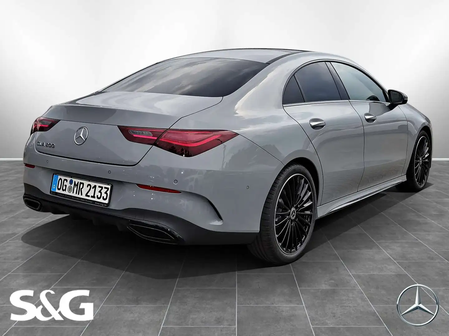 Mercedes-Benz CLA 200 Coupé AMG Distronic+Rükam+M-LED+Pano+19" Grau - 2
