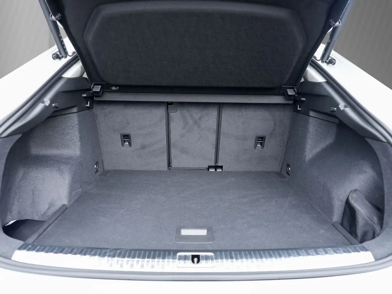 Audi Q3, фото 8