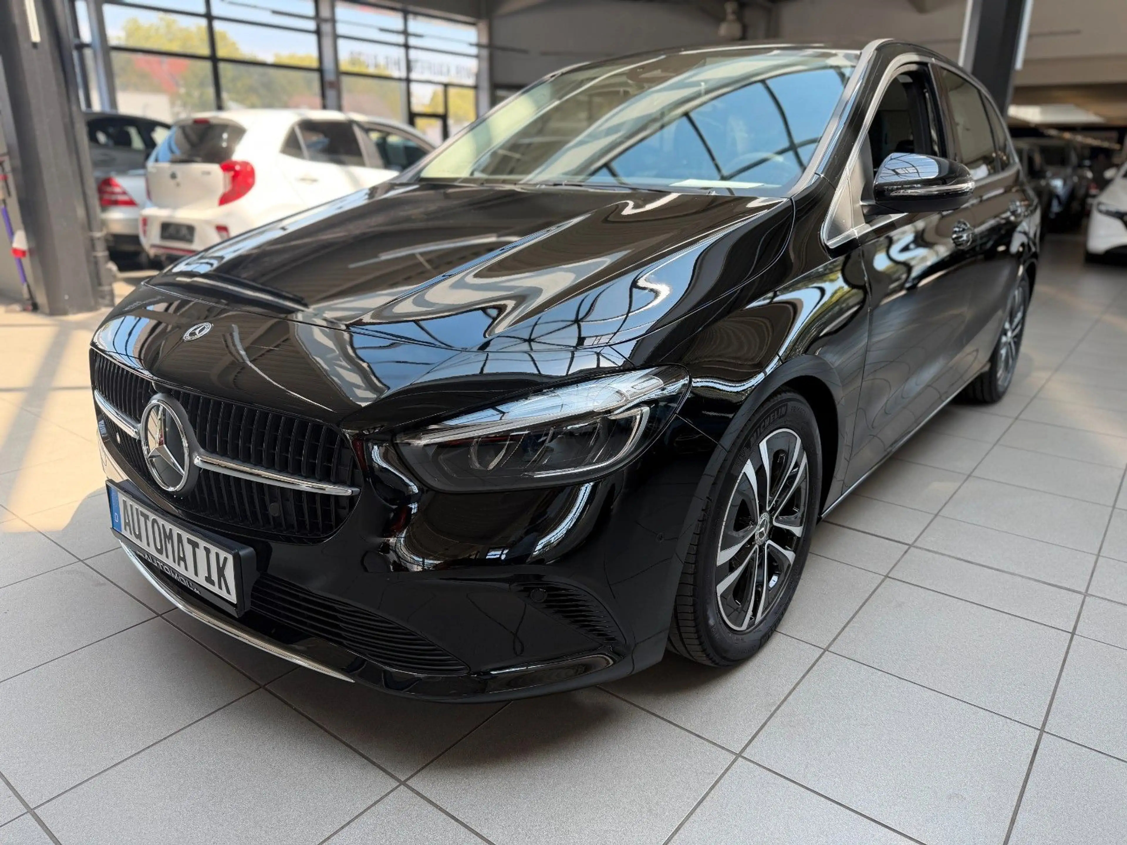 Mercedes-Benz B 200 Kamera, Wenig Km, Anhänga