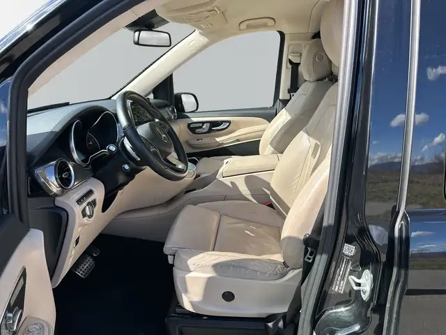 Mercedes-Benz V-Class view 8