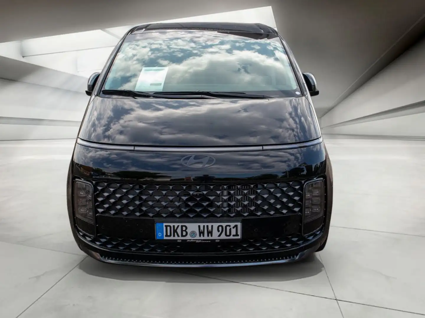 Hyundai STARIA Staria 1.6 T-GDI Hybrid Signature 2WD (7-Sitzer) Чорний - 2