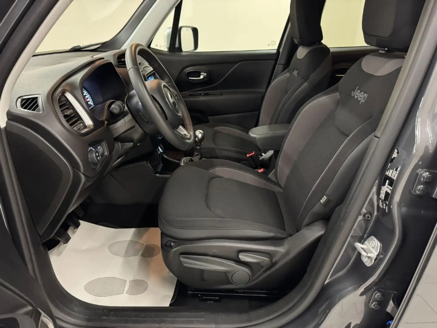Jeep Renegade Limited FWD Gris - 2