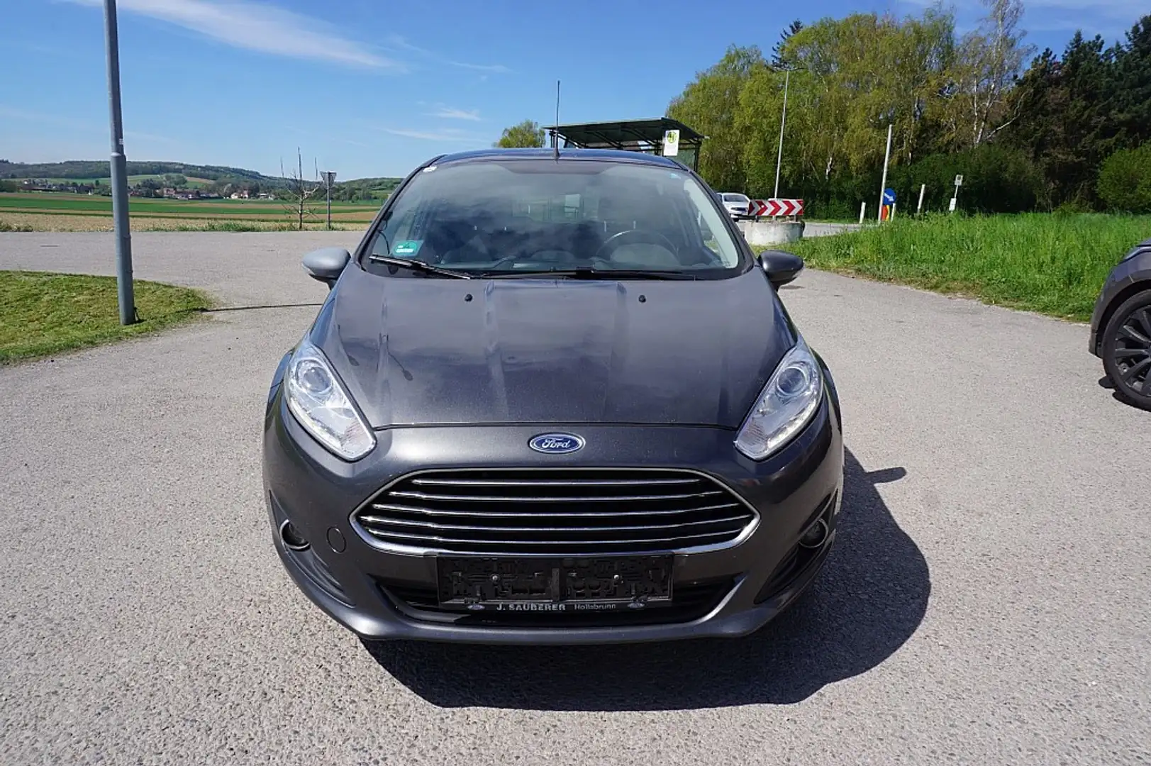 Ford Fiesta Trend 1,5 TDCi Grau - 1