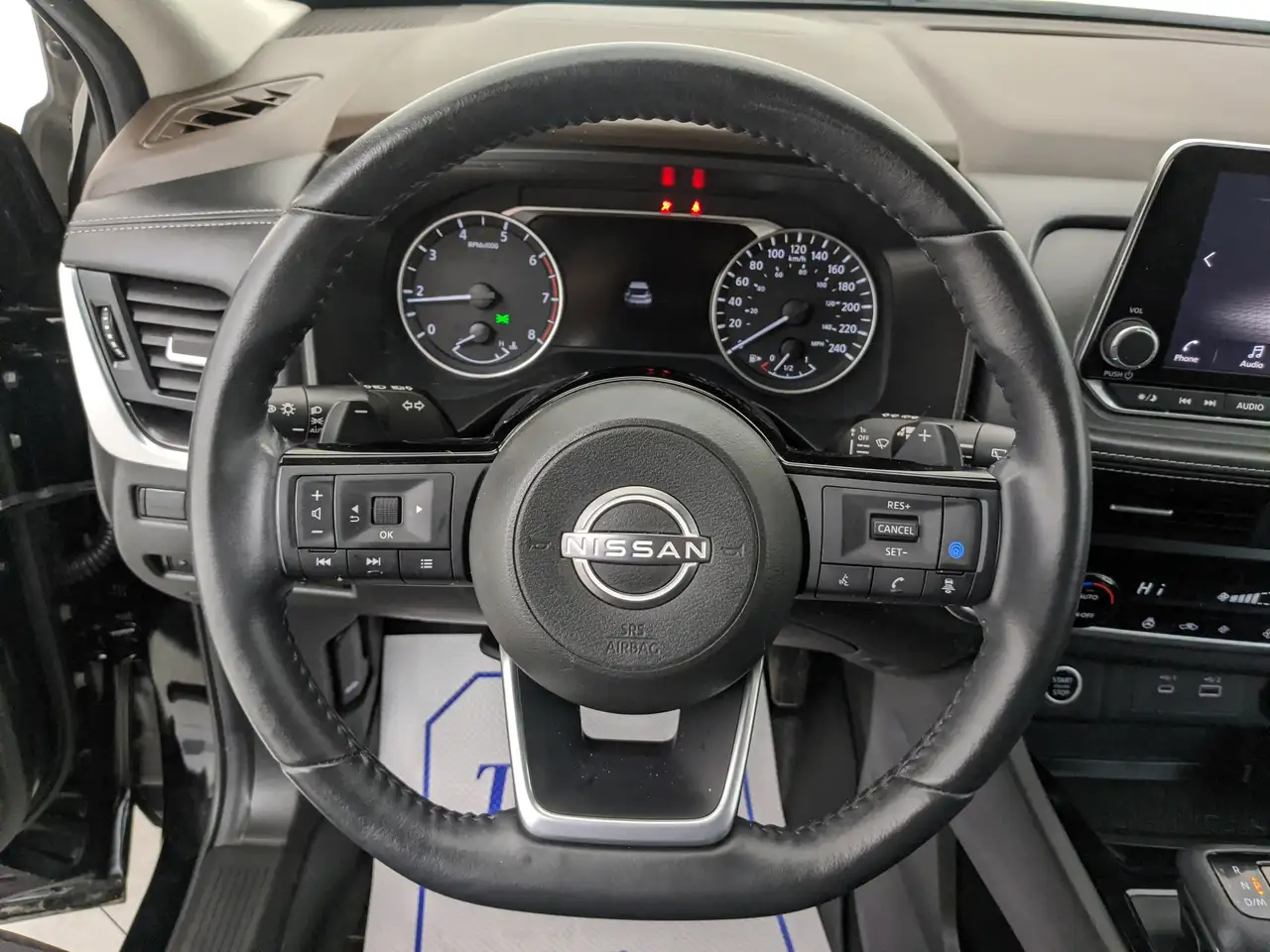 Nissan Rogue снимка Nissan Rogue