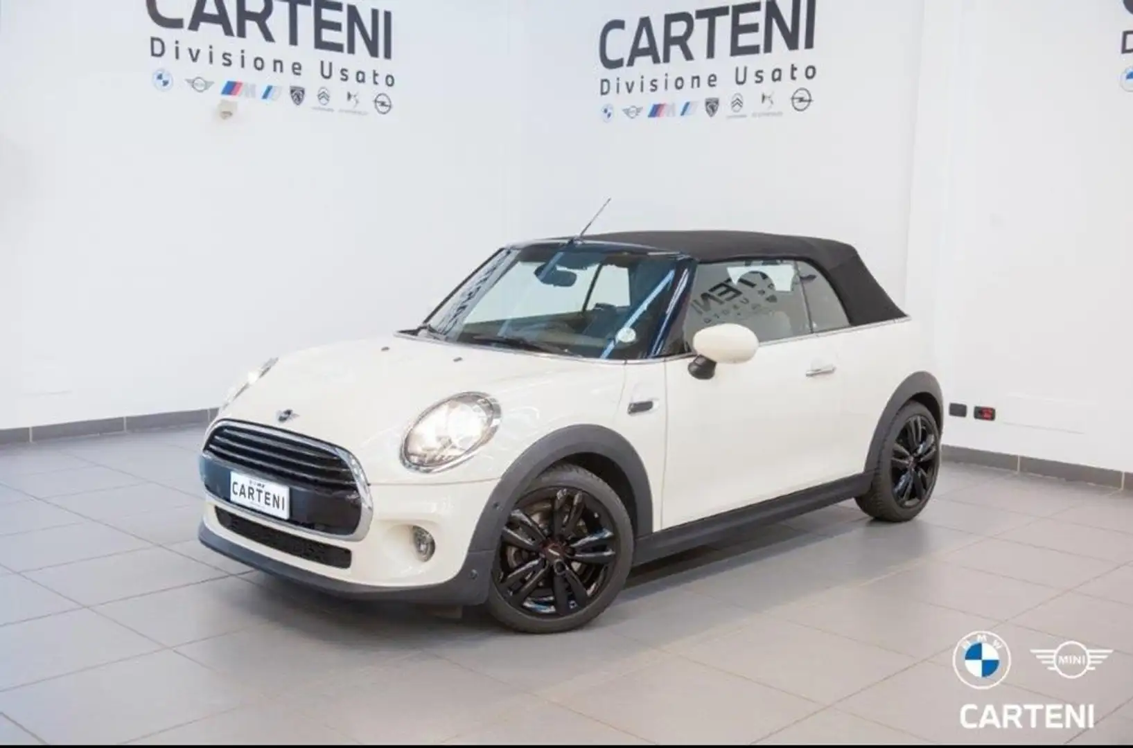 MINI Cooper Cabrio 1.5 Cooper Auto Bílá - 2