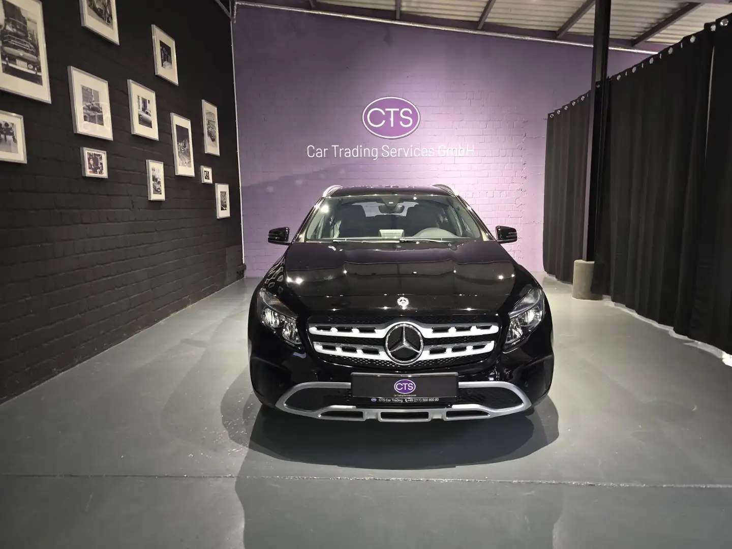 Mercedes-Benz GLA 180 GLA GLA 180/ 2 HAND/TOP ZUSTAND Schwarz - 1