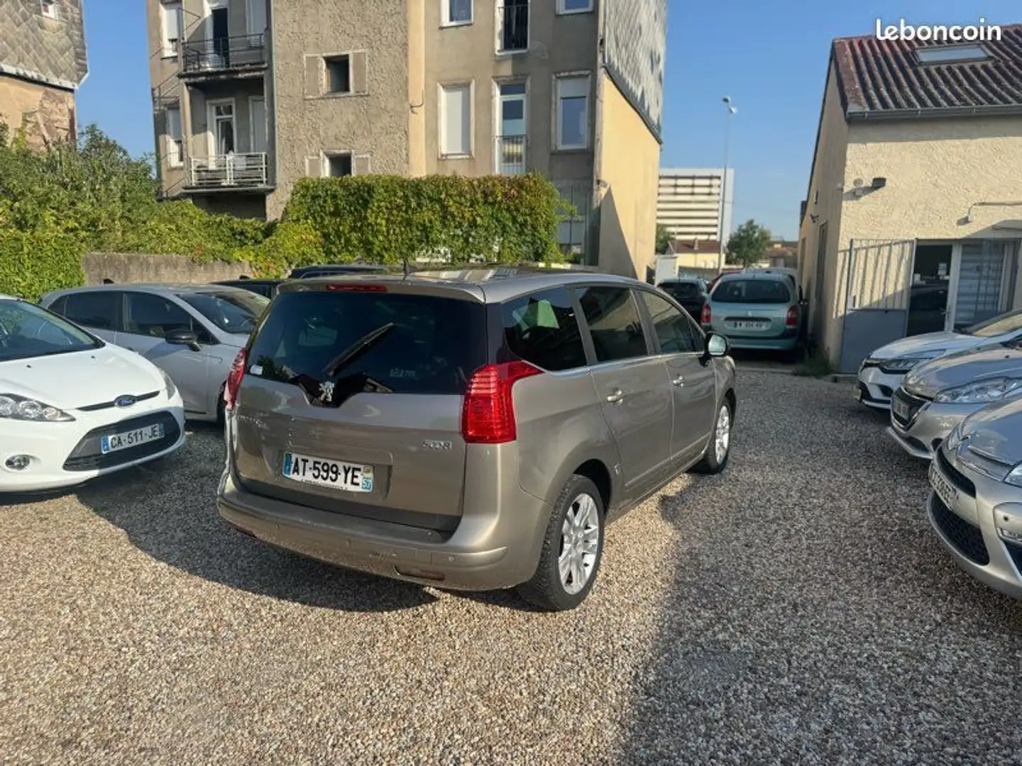 Peugeot 5008 1.6 HDI 112 ch 7 Place - 2