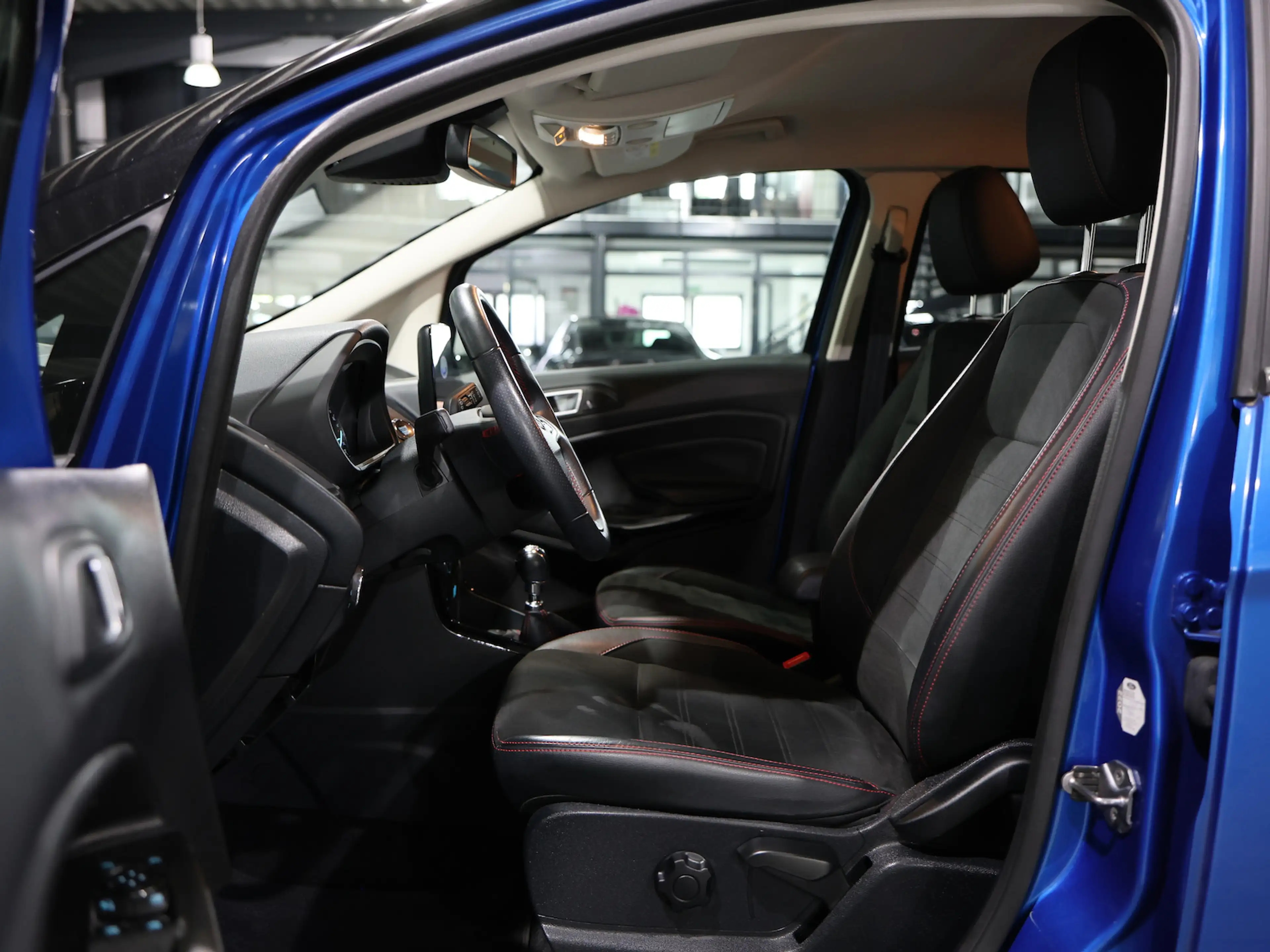 Ford EcoSport 1.0 EB ST-LINE SPORT LEDER, NAVI+KAMERA — photo 13