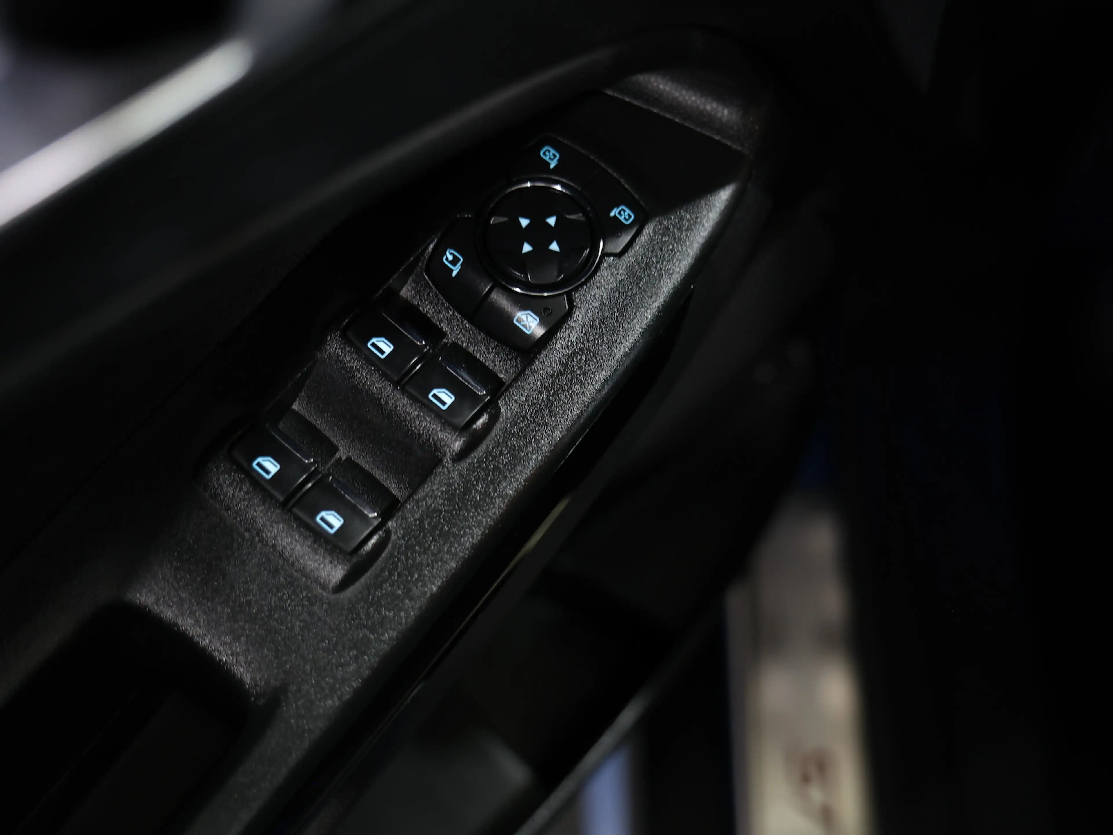 Ford EcoSport 1.0 EB ST-LINE SPORT LEDER, NAVI+KAMERA — photo 15