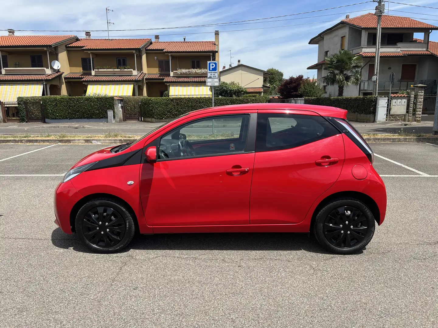 Toyota Aygo Toyota Aygo 2 serie 5p 1.0 x-play - 2