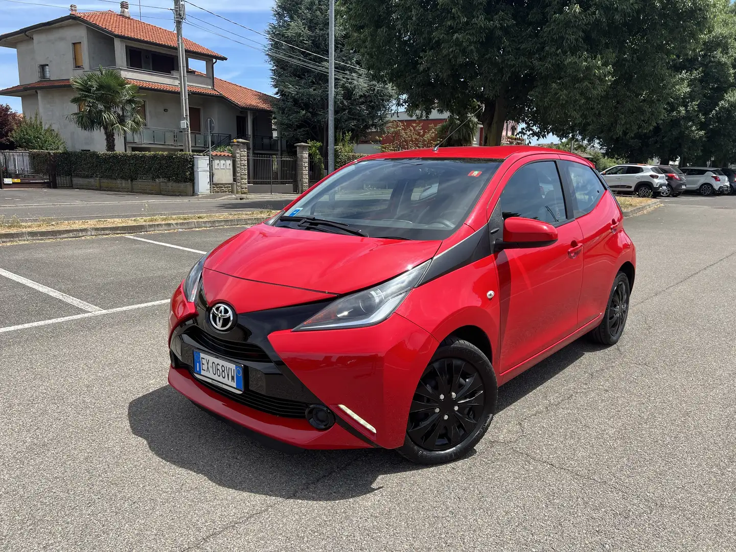 Toyota Aygo Toyota Aygo 2 serie 5p 1.0 x-play - 1