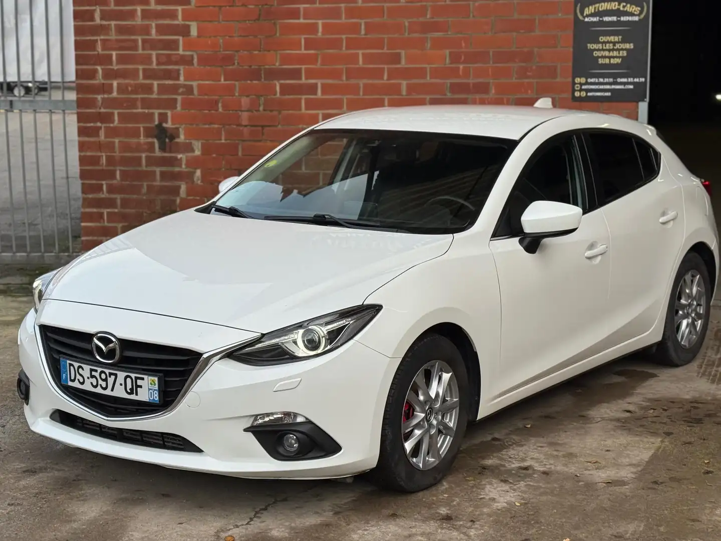Mazda 3 2.2 D Xénon Euro-6B Bruit injecteurs ou Soupape Blanc - 1