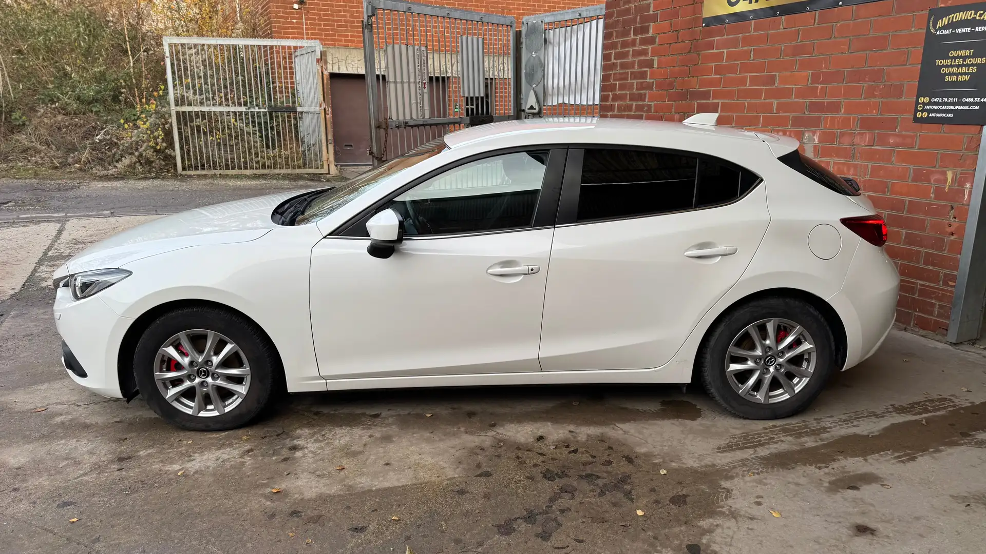 Mazda 3 2.2 D Xénon Euro-6B Bruit injecteurs ou Soupape Blanc - 2