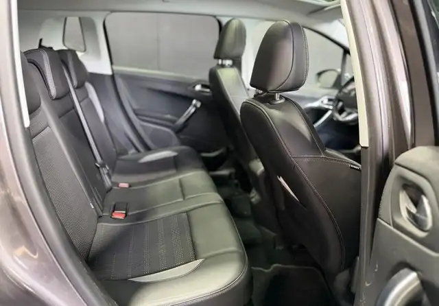Peugeot 2008 view 11