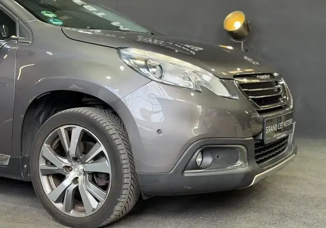 Peugeot 2008 view 2