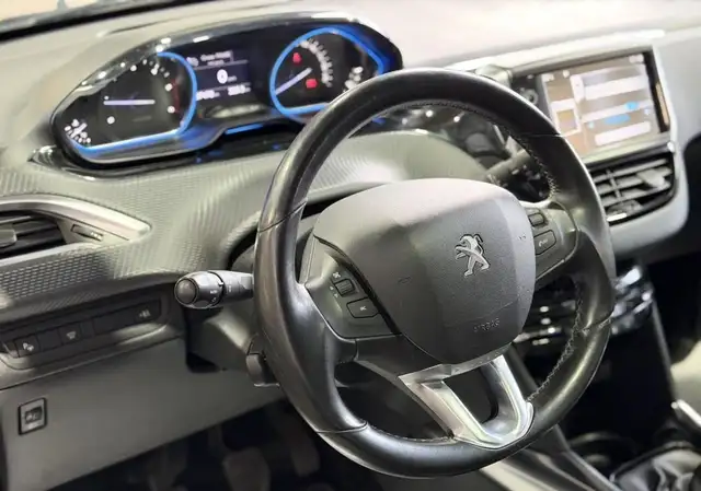 Peugeot 2008 view 9