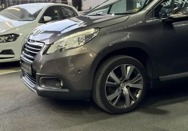 Peugeot 2008 view 5