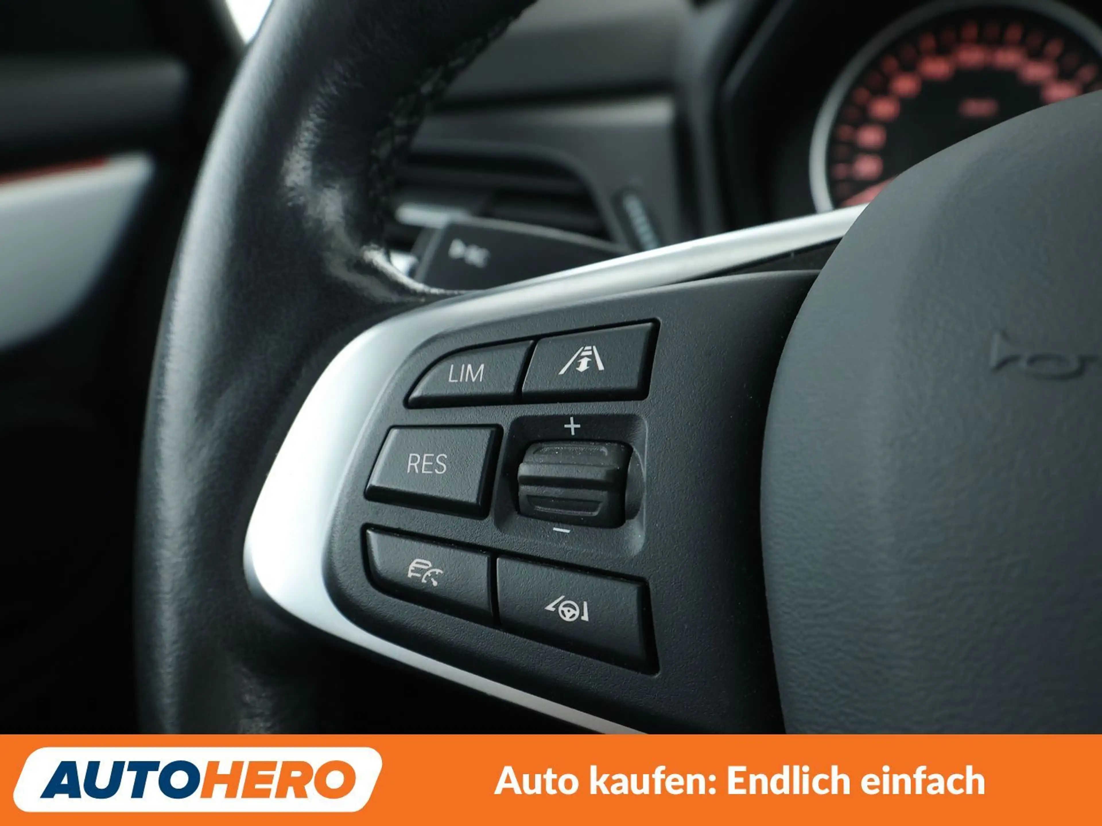 BMW 225 225i Active Tourer xDrive Luxury Line — photo 29