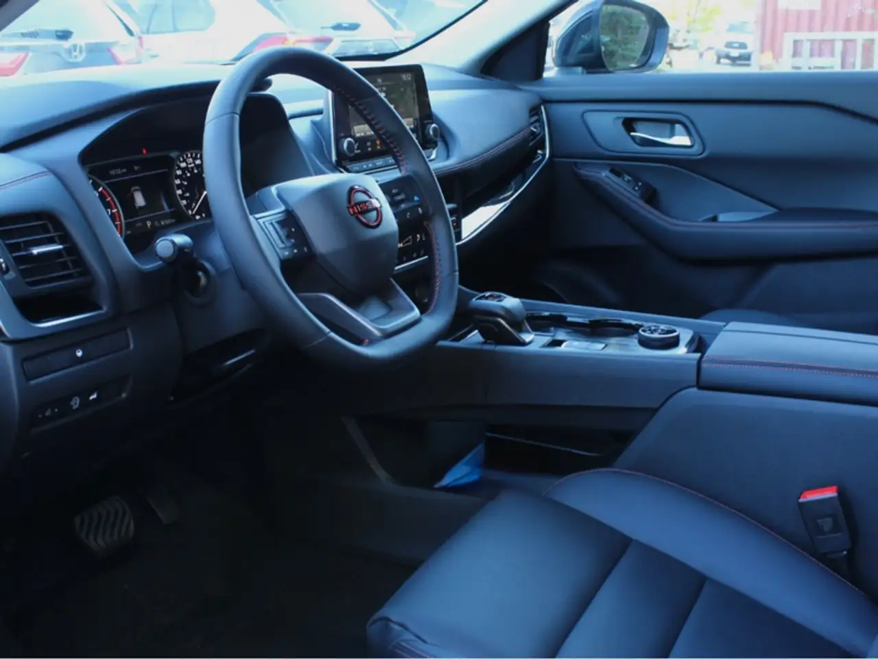 Nissan Rogue снимка Nissan Rogue