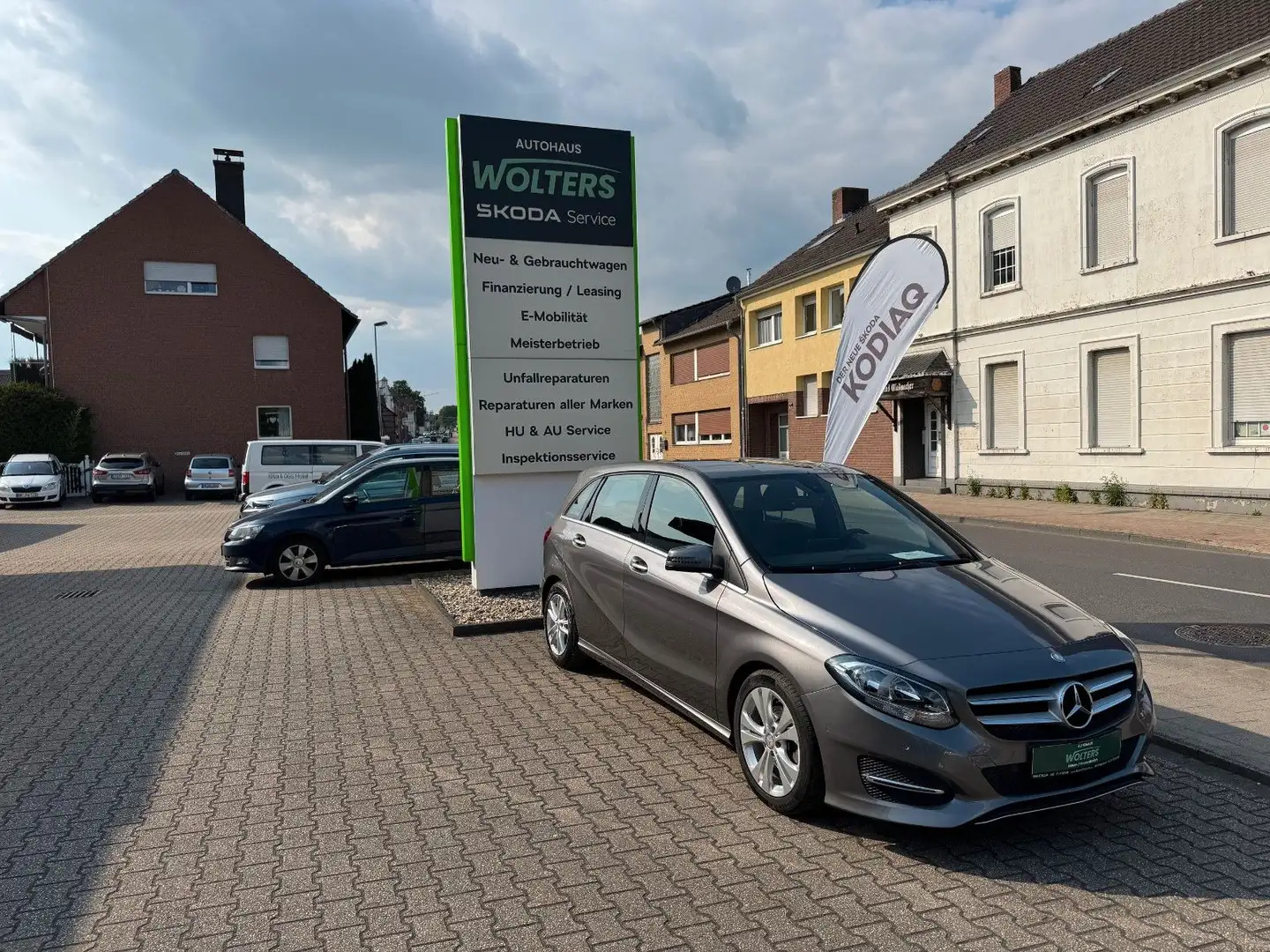 Mercedes-Benz B 180 B -Klasse NAVI,  PDC, SHZ,  BLUETOOTH Grey - 1