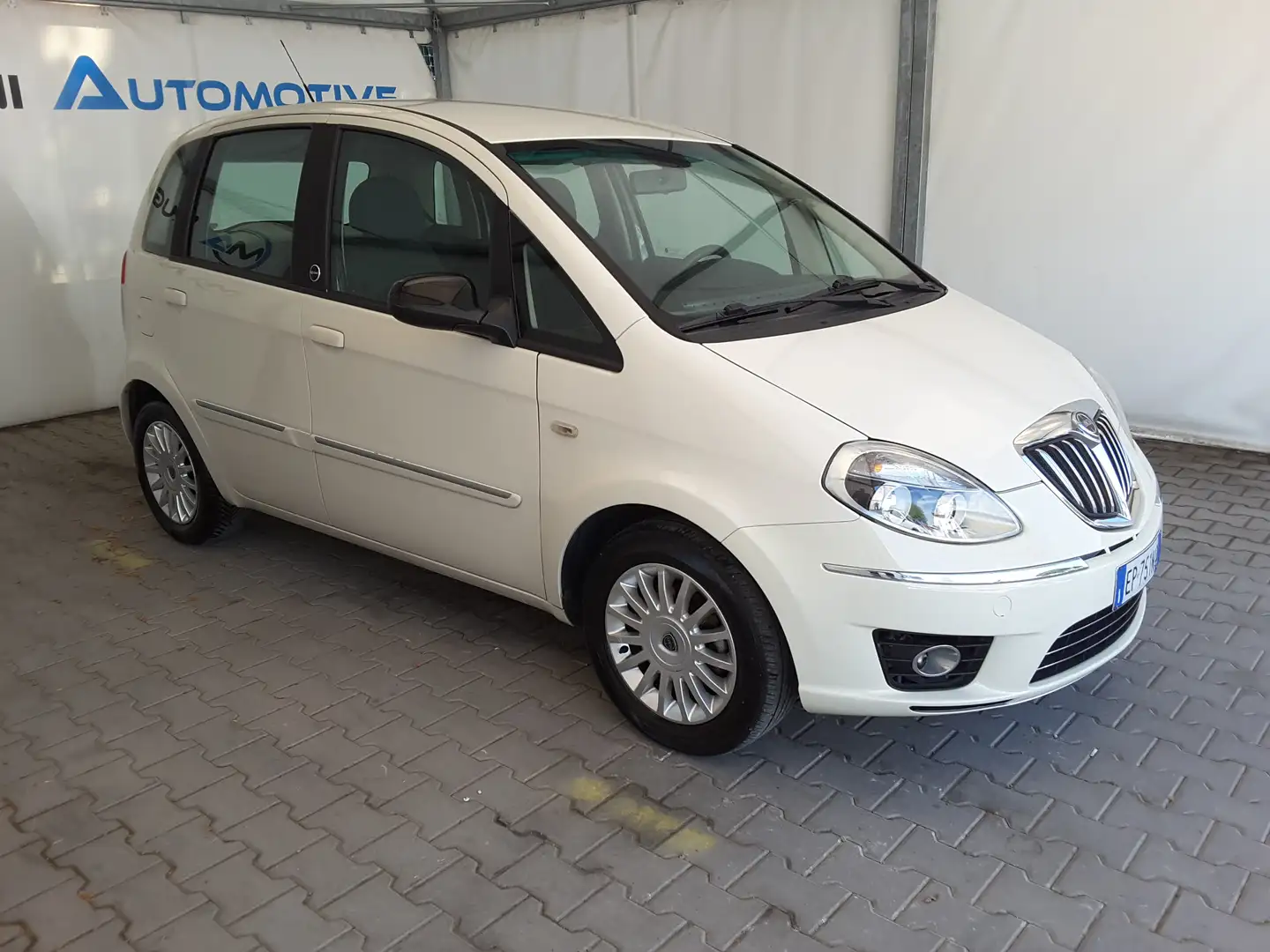 Lancia MUSA 1.4 8V Ecochic BIFUEL GPL Gold Weiß - 2
