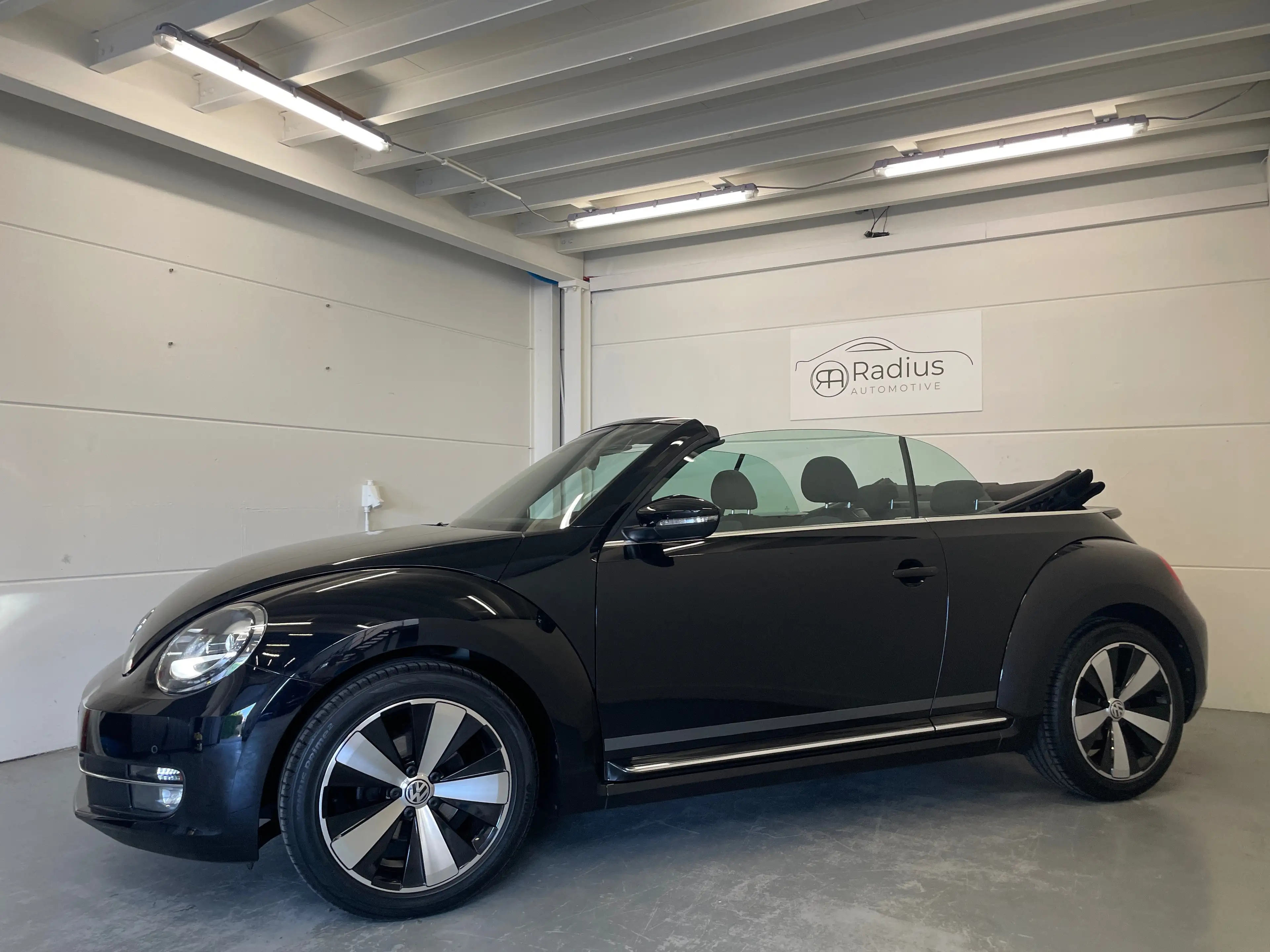Volkswagen Beetle Beetle Cabriolet 1.2 TSI Design DSG — photo 6