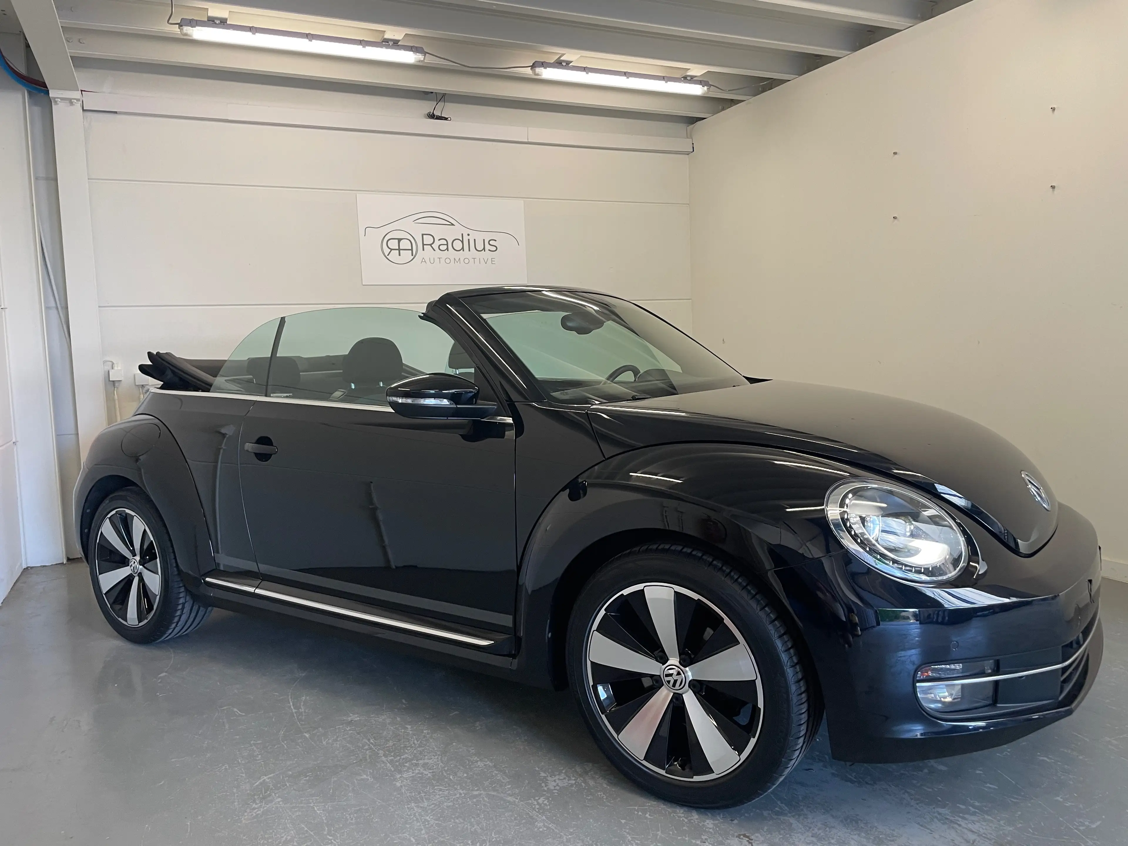 Volkswagen Beetle Beetle Cabriolet 1.2 TSI Design DSG — photo 5