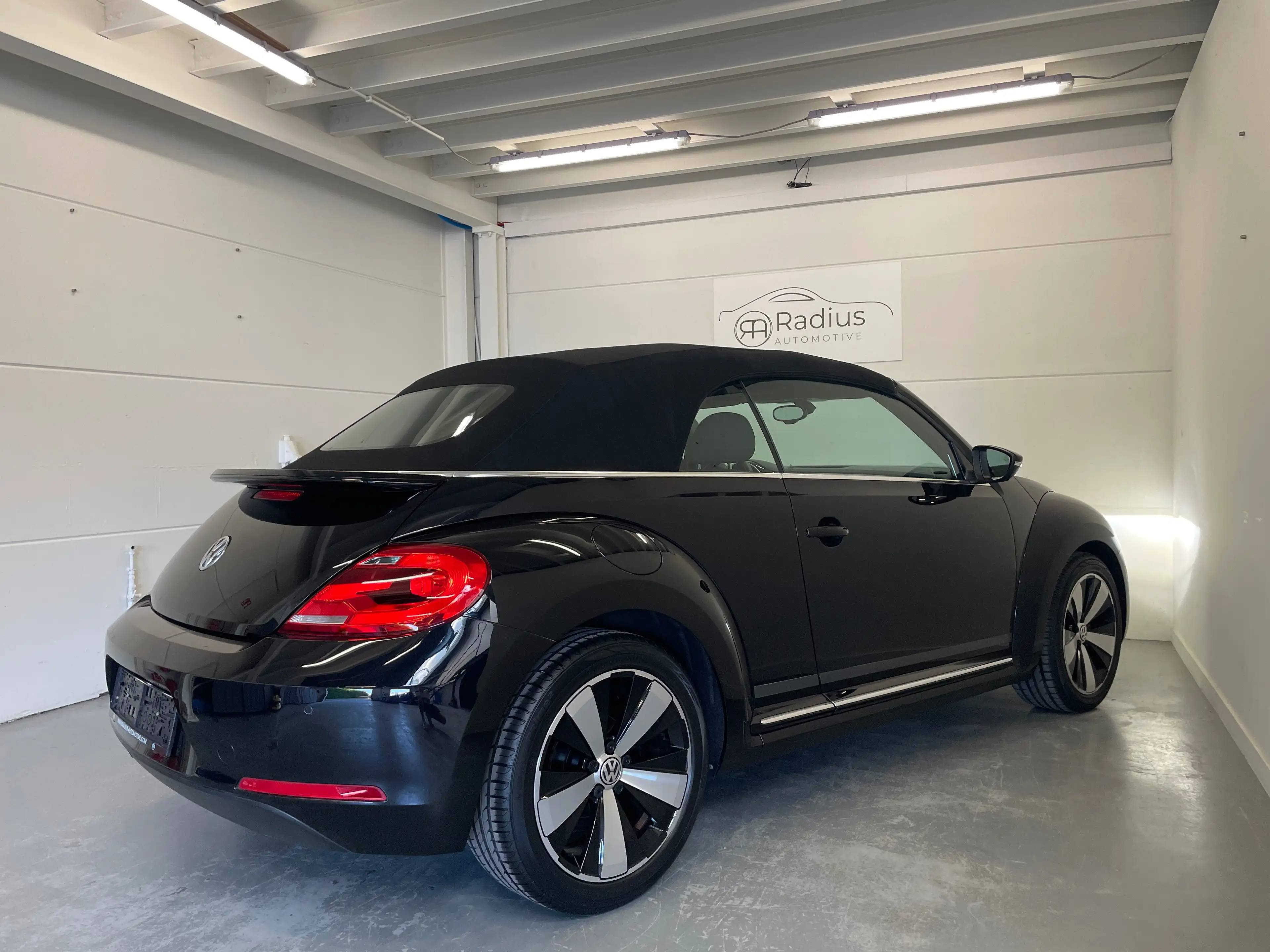 Volkswagen Beetle Beetle Cabriolet 1.2 TSI Design DSG — photo 4