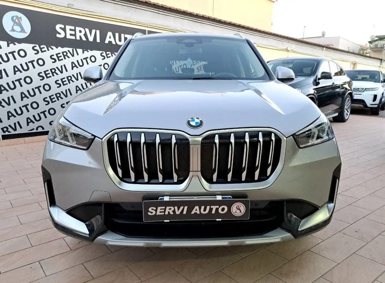 BMW X1 X1 sDrive 18d xLine Grijs - 2