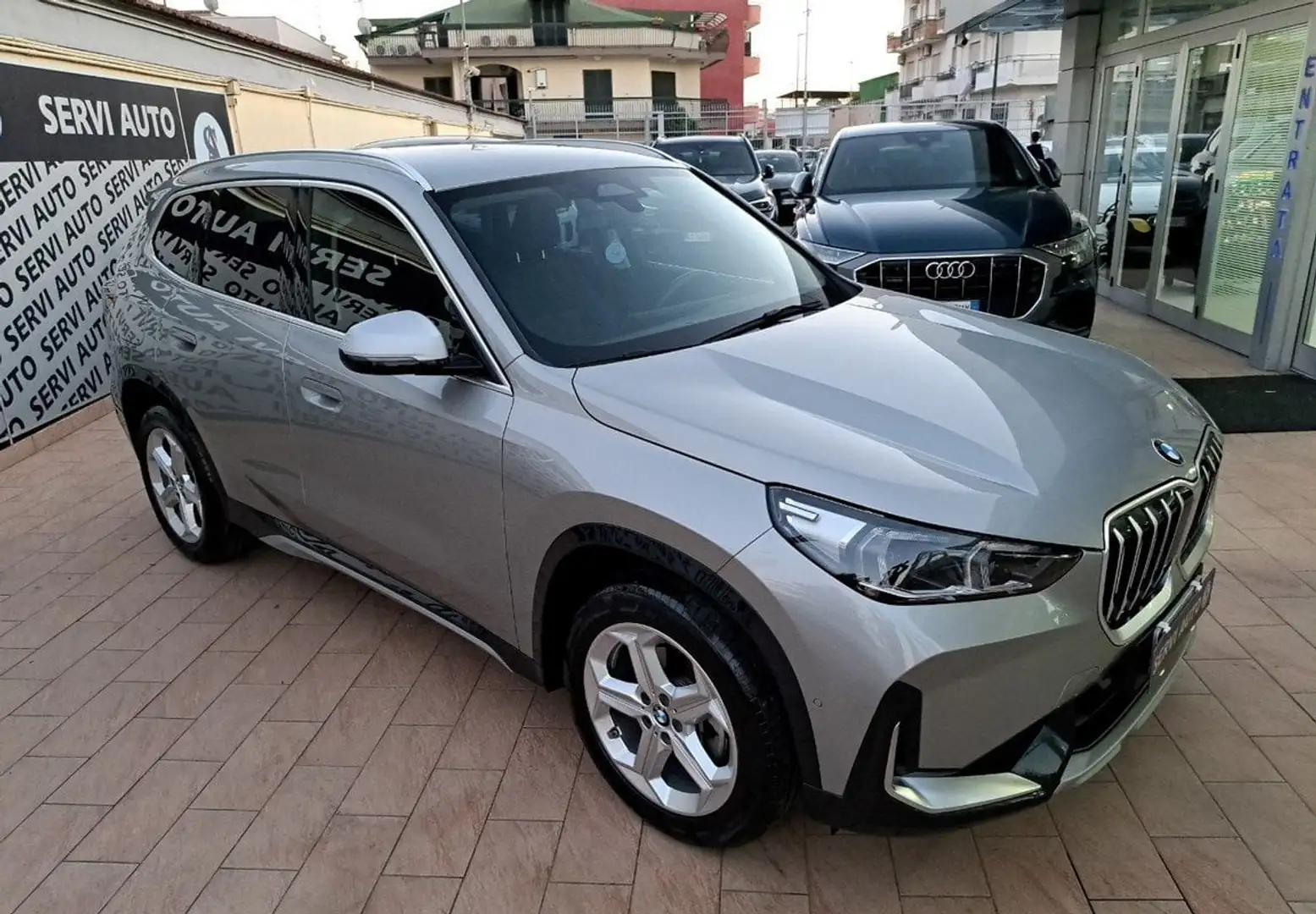 BMW X1 X1 sDrive 18d xLine Grijs - 1