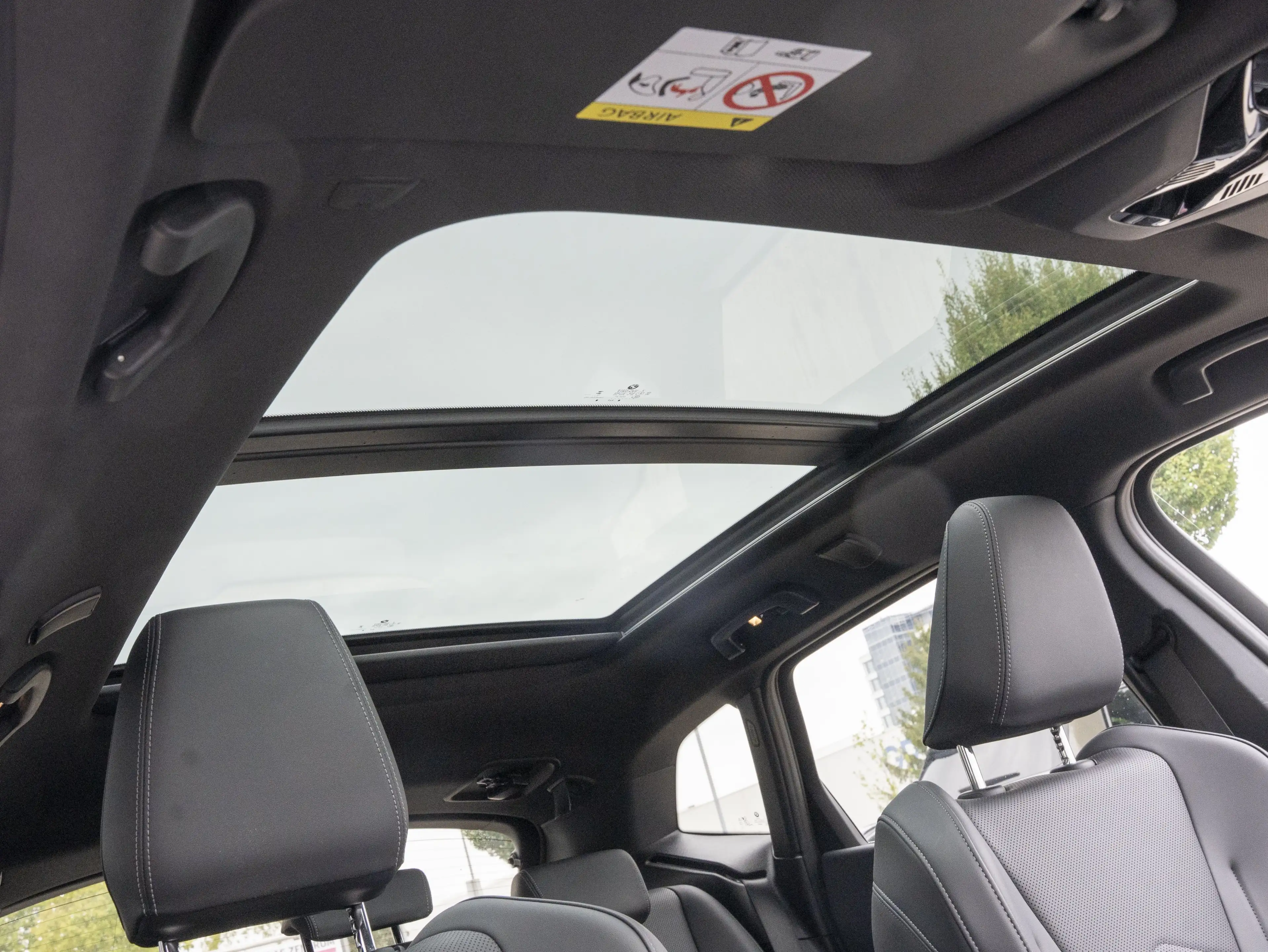 BMW 225 e xDrive Active Tourer M-Sport PANO DA+ 360° HUD — photo 11