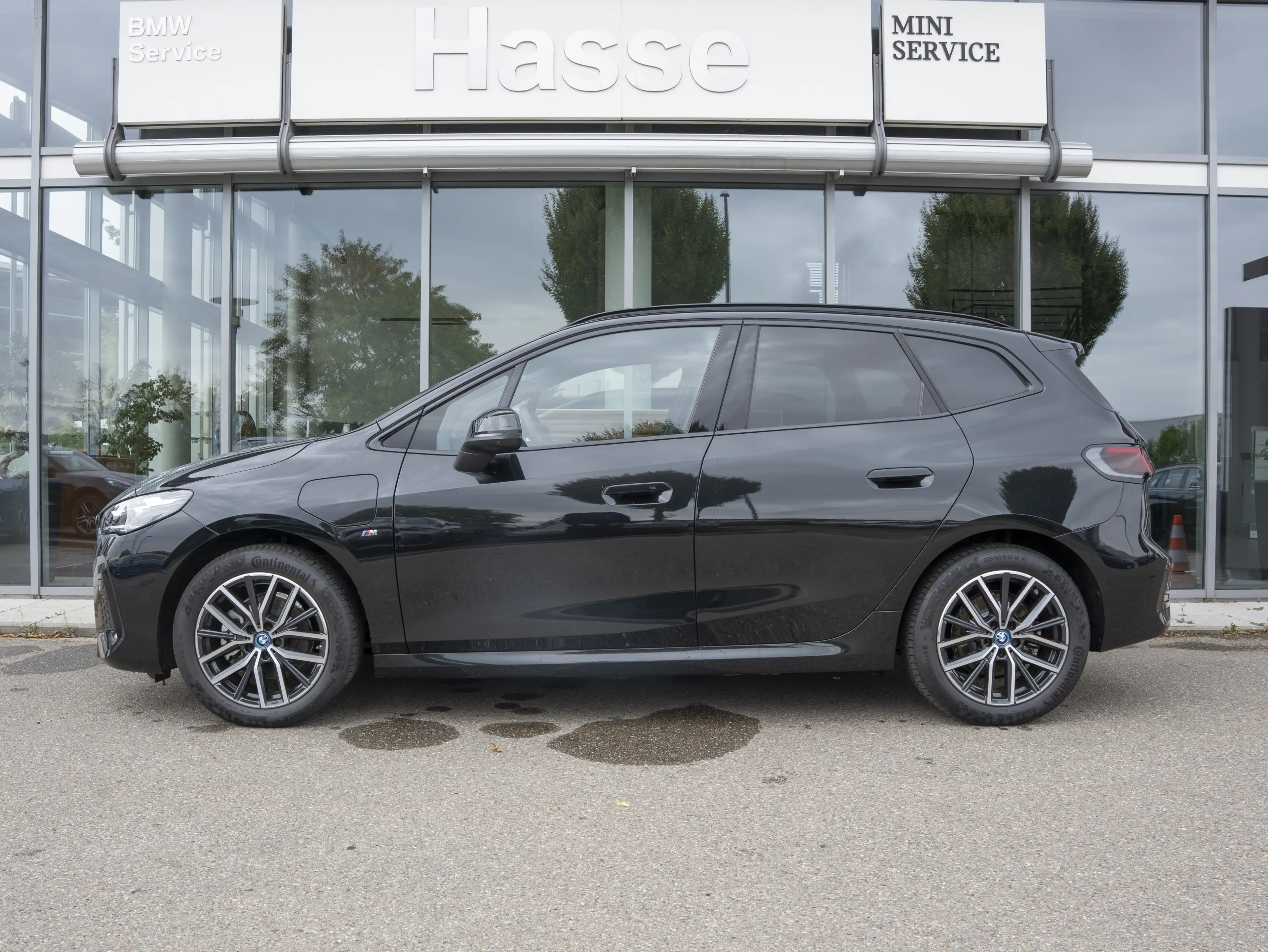 BMW 225 e xDrive Active Tourer M-Sport PANO DA+ 360° HUD — photo 10