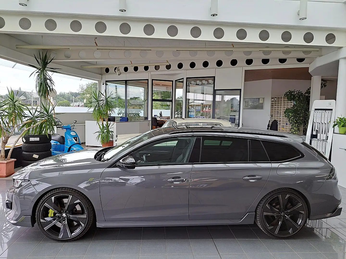 Peugeot 508 Hybrid4 360 SW PSE (EURO 6d) Garantie bis 1.1.2028 Grau - 2