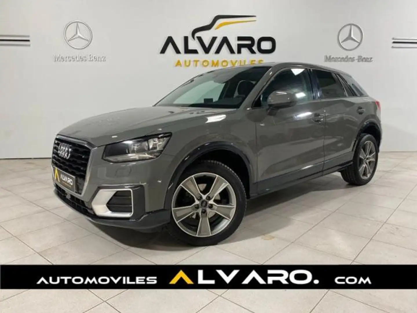 Audi Q2 1.6TDI Design edition 85kW Grau - 1