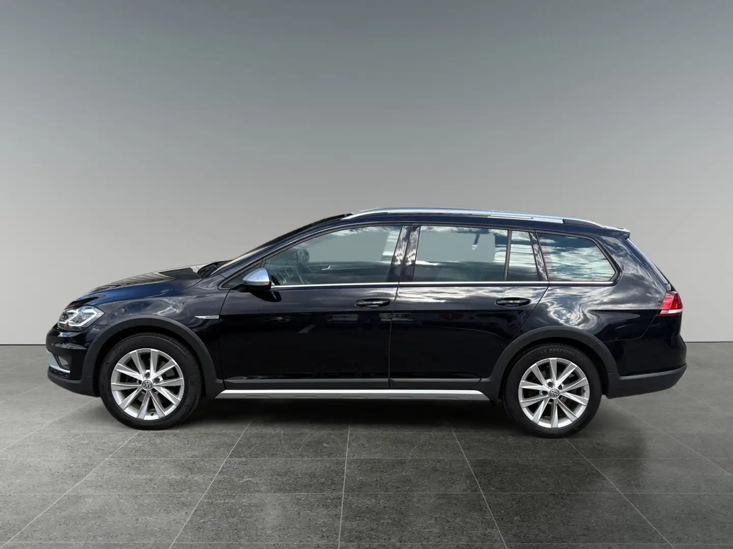 Volkswagen Golf Variant Alltrack Schwarz - 2