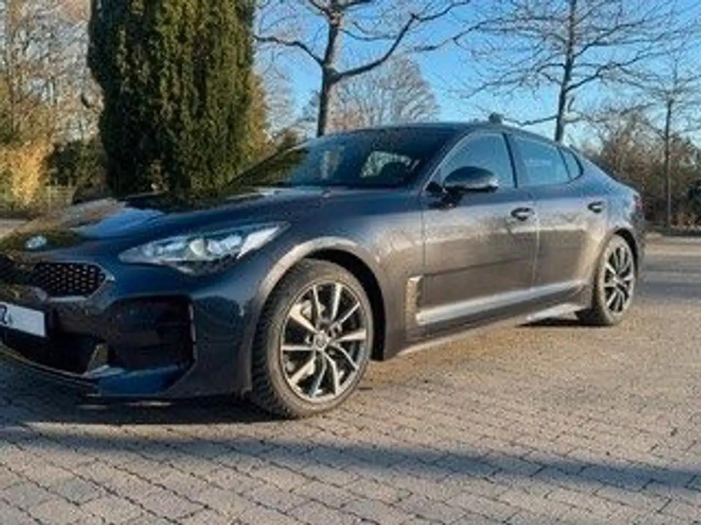 Kia Stinger GT-Line 4WD  1. Hand Panorama Šedá - 1